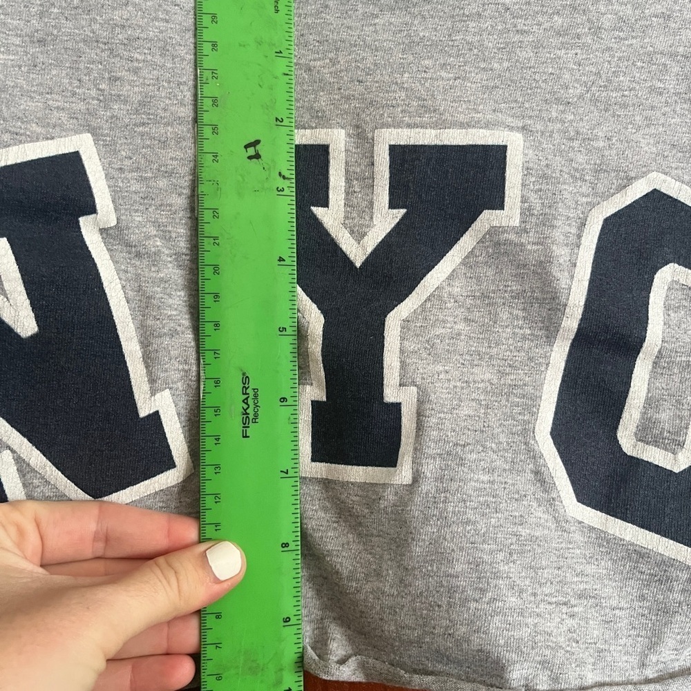 Gray Cropped Long Sleeve NYC Top - Picture 2 of 4